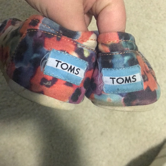 Bright Spring poppy floral 7.5 Toms flat shoes - Picture 4 of 4